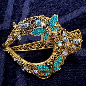 Beautiful Stone Embellished Hair Clip